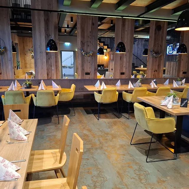 Innenansicht Christinas Herzbluat Cafe