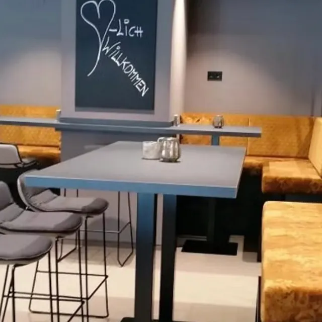 Innenansicht Christinas Herzbluat Cafe